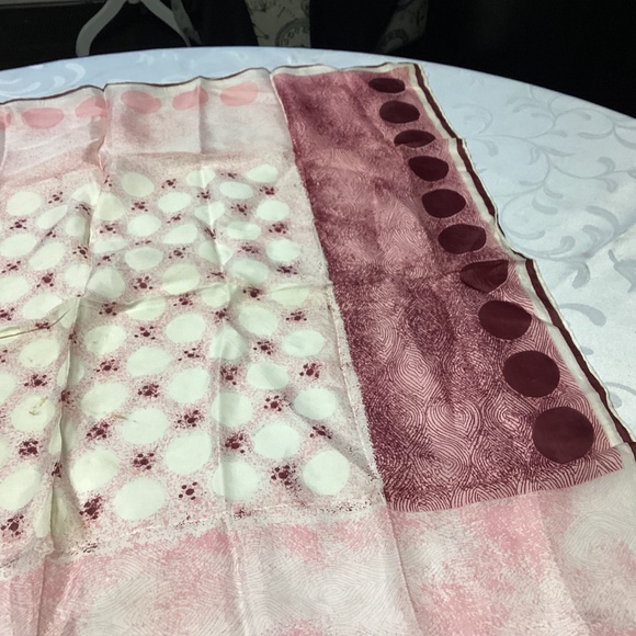 Silk scarf, vintage burgundy and pinks 30 x 30 - Picture 8 of 8